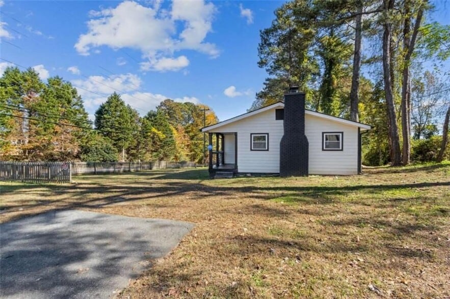 Building Photo - 597 Paper Mill Rd