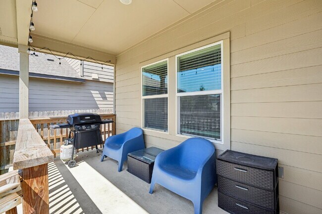 Building Photo - "Rent to Own this Charming 3-Bed Oasis with 18 month lease!*"