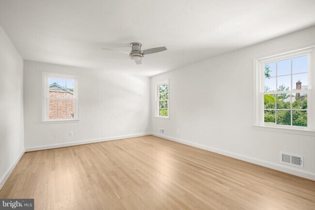 Building Photo - 7109 Radnor Rd
