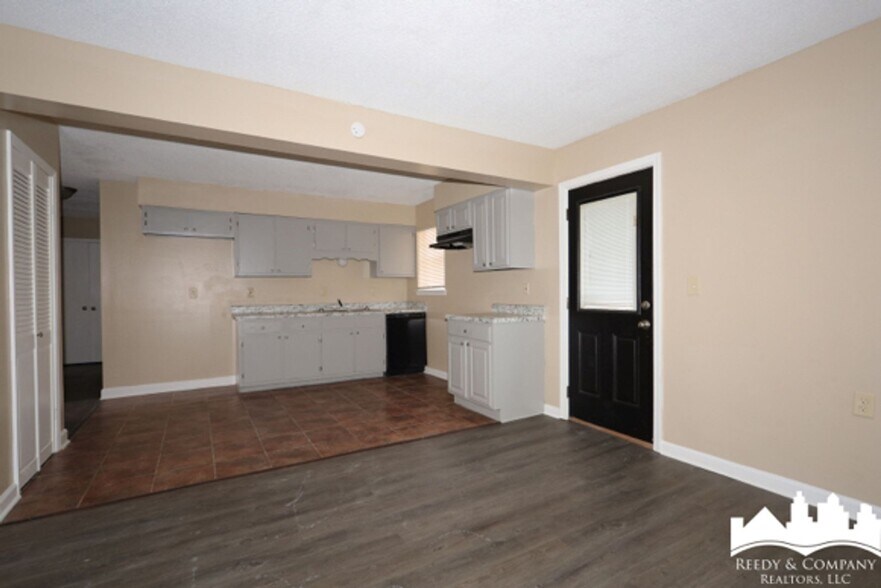 Building Photo - 5343 Cedar Bluff Dr