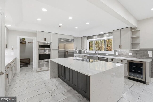 Building Photo - 18136 Hayloft Dr