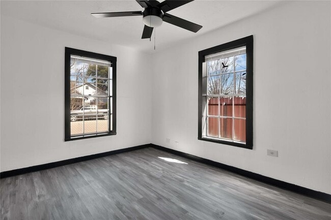 Building Photo - 1504 Luzon St