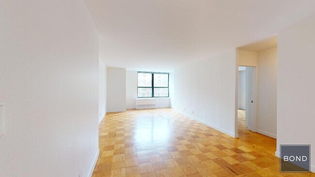 Primary Photo - 247 W 87th St