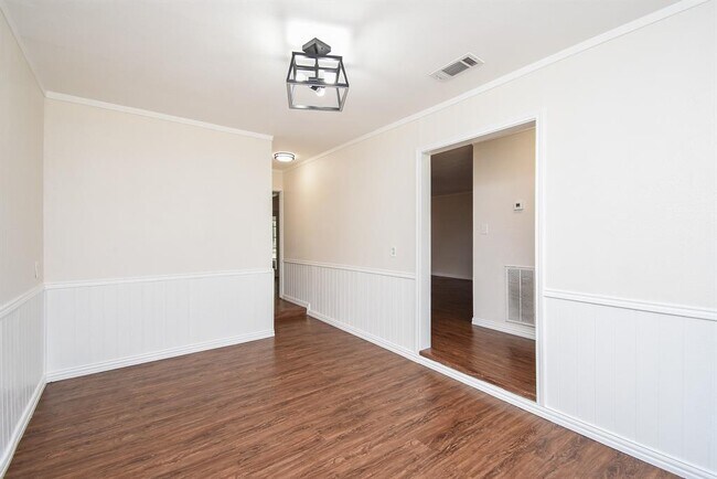 Building Photo - 2847 County Rd 510A