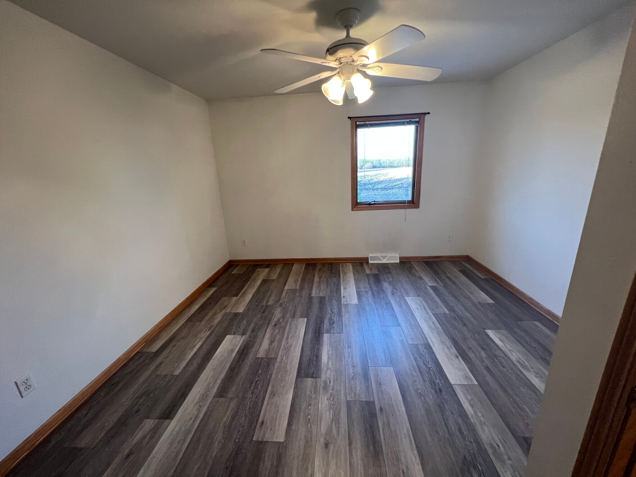 Building Photo - 611 Wellington Dr