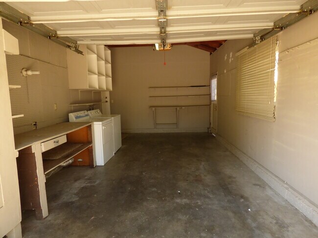 Building Photo - 6988 McQuillan Cir