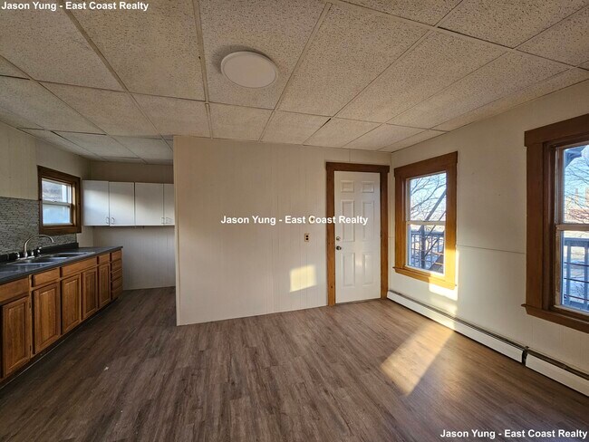 Building Photo - 23 Benedict St