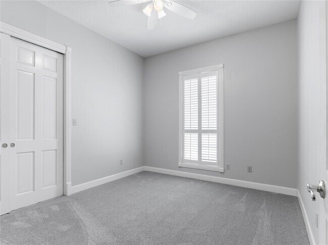 Building Photo - 5215 Skinner Ln