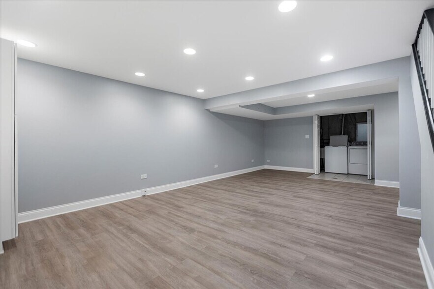 Building Photo - 1772 Pickwick Ln