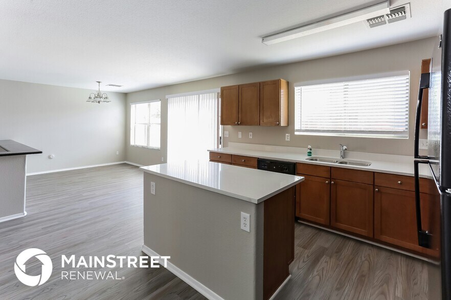 Building Photo - 9509 W Monte Vista Rd