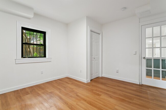 Building Photo - 110 Summit Ave