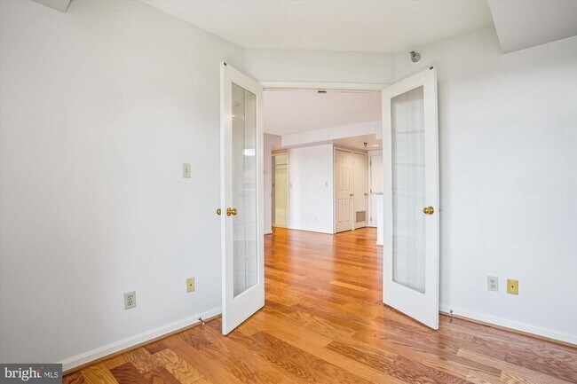 Building Photo - 2400 Clarendon Blvd