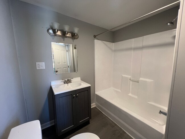 Building Photo - 216 W Dolman St