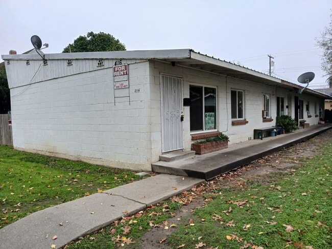 Building Photo - 416 Hilborn St