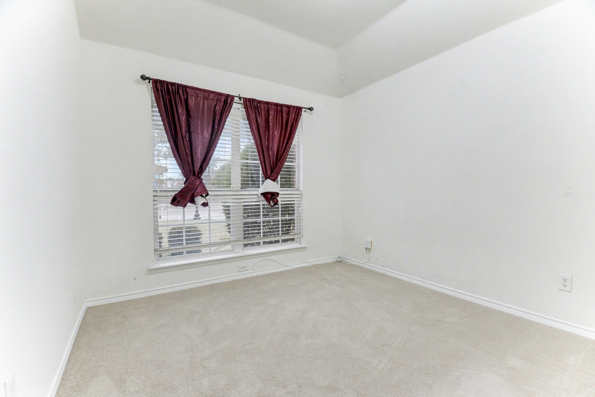 Building Photo - 5474 Golfside Dr