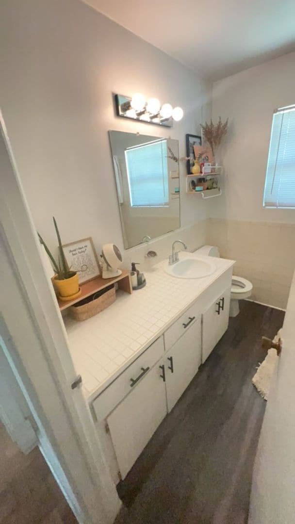 Building Photo - 1 bed Hyde Park Area home