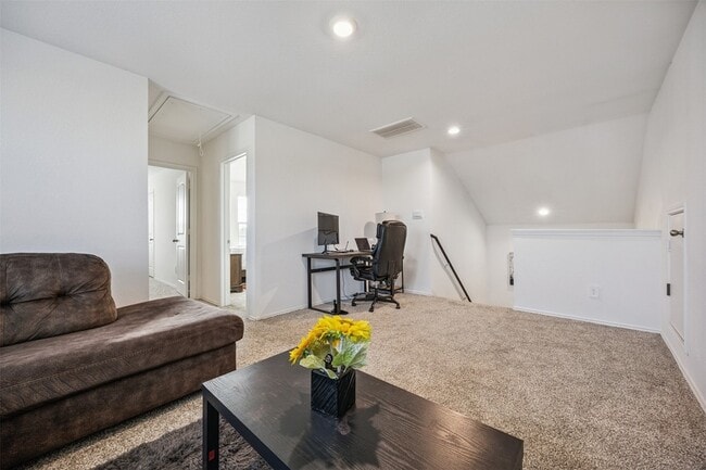 Building Photo - 5102 Hedgerose Ln