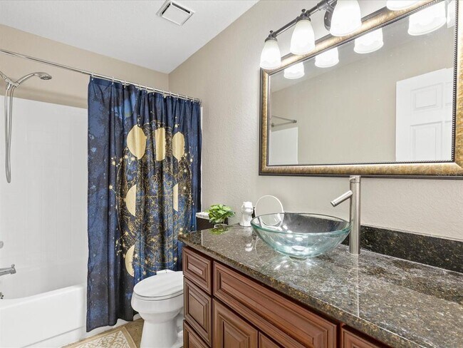 Building Photo - 2550 N Alafaya Trail