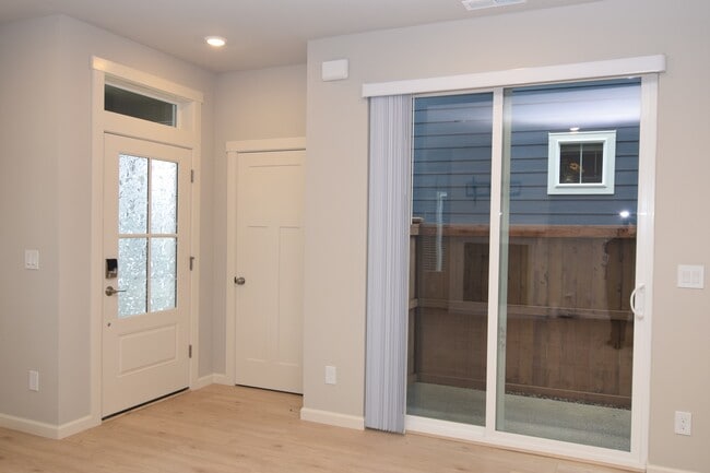 Building Photo - 8408 SE Quincy St