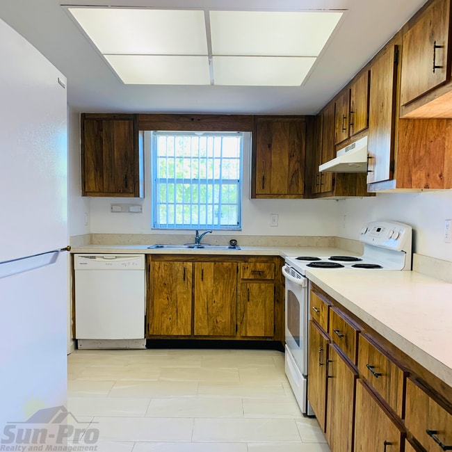 Building Photo - 428 Banana Cay Dr