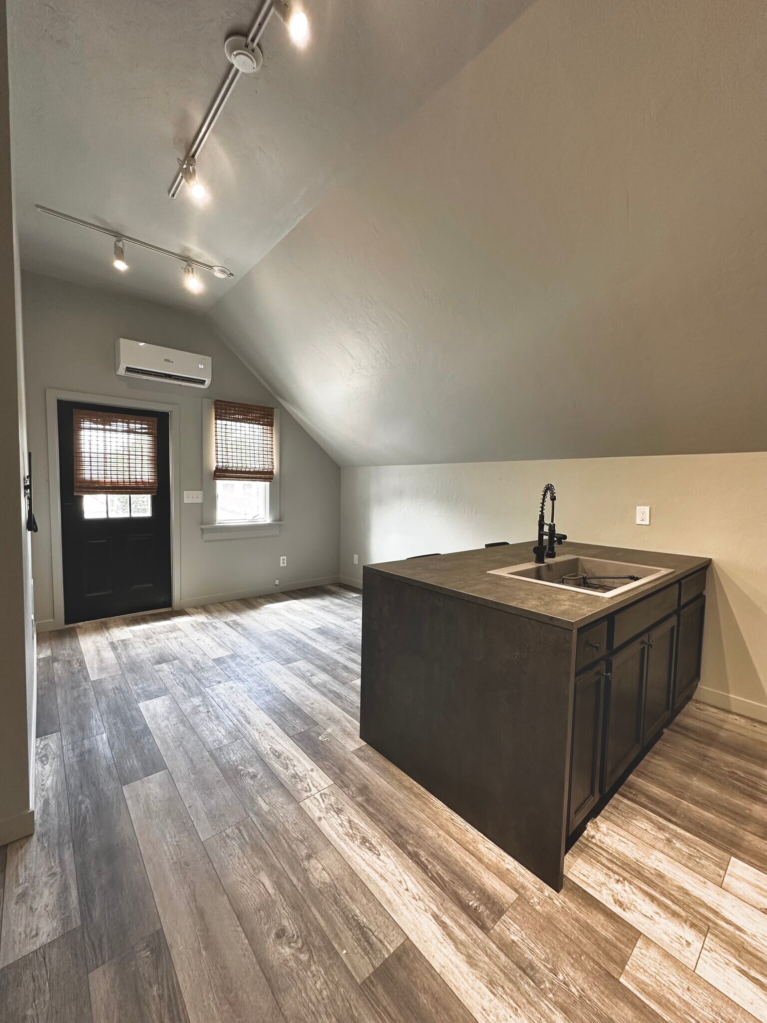 living room - 1413 Wabash Ave