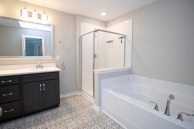 Building Photo - Stunning 3 Bedroom, 2.5 Bath in Ashcroft -...