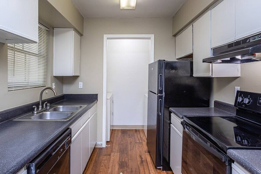 The Minister-1BD,1BA - Governor's Park