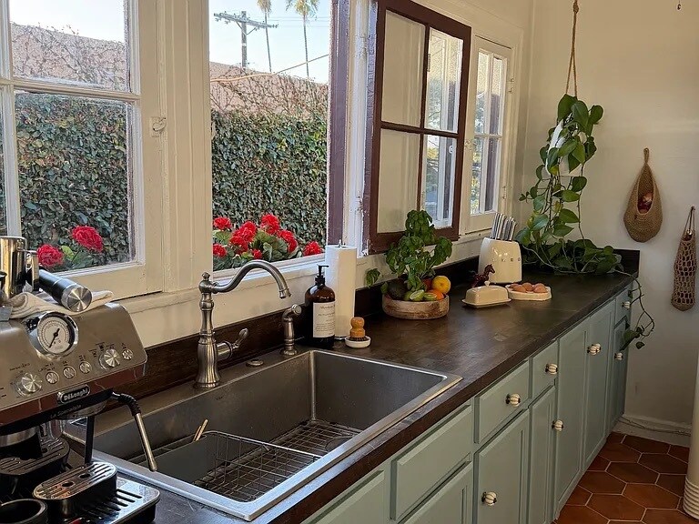 Building Photo - 725 Washington Blvd