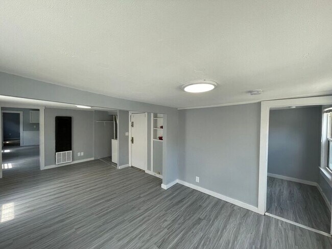 Building Photo - 9 Patten Ct