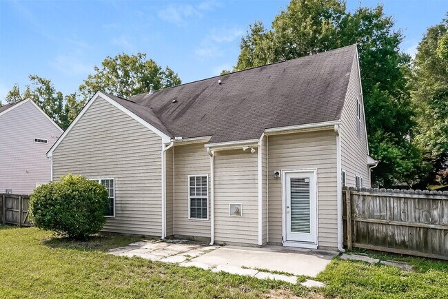 Building Photo - 108 Acropolis Pl