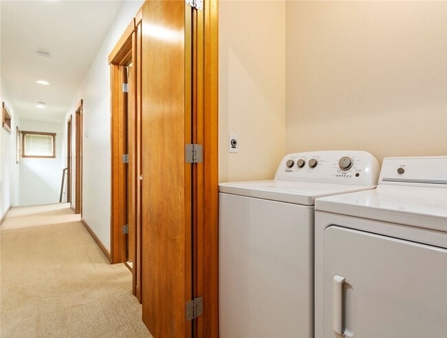 Building Photo - Spacious 3-Bedroom Condo/Townhome in Peaceful Cordata Neighborhood