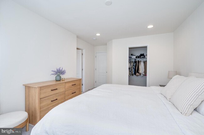 Building Photo - 64 Tate Manor Dr