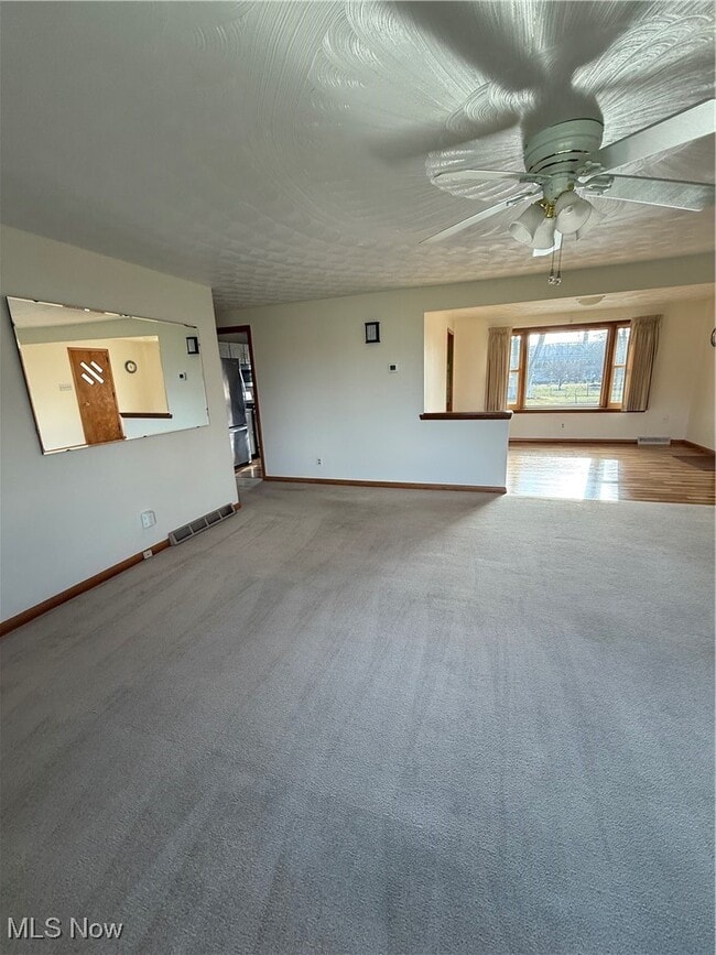 Building Photo - 964 Country Club Dr