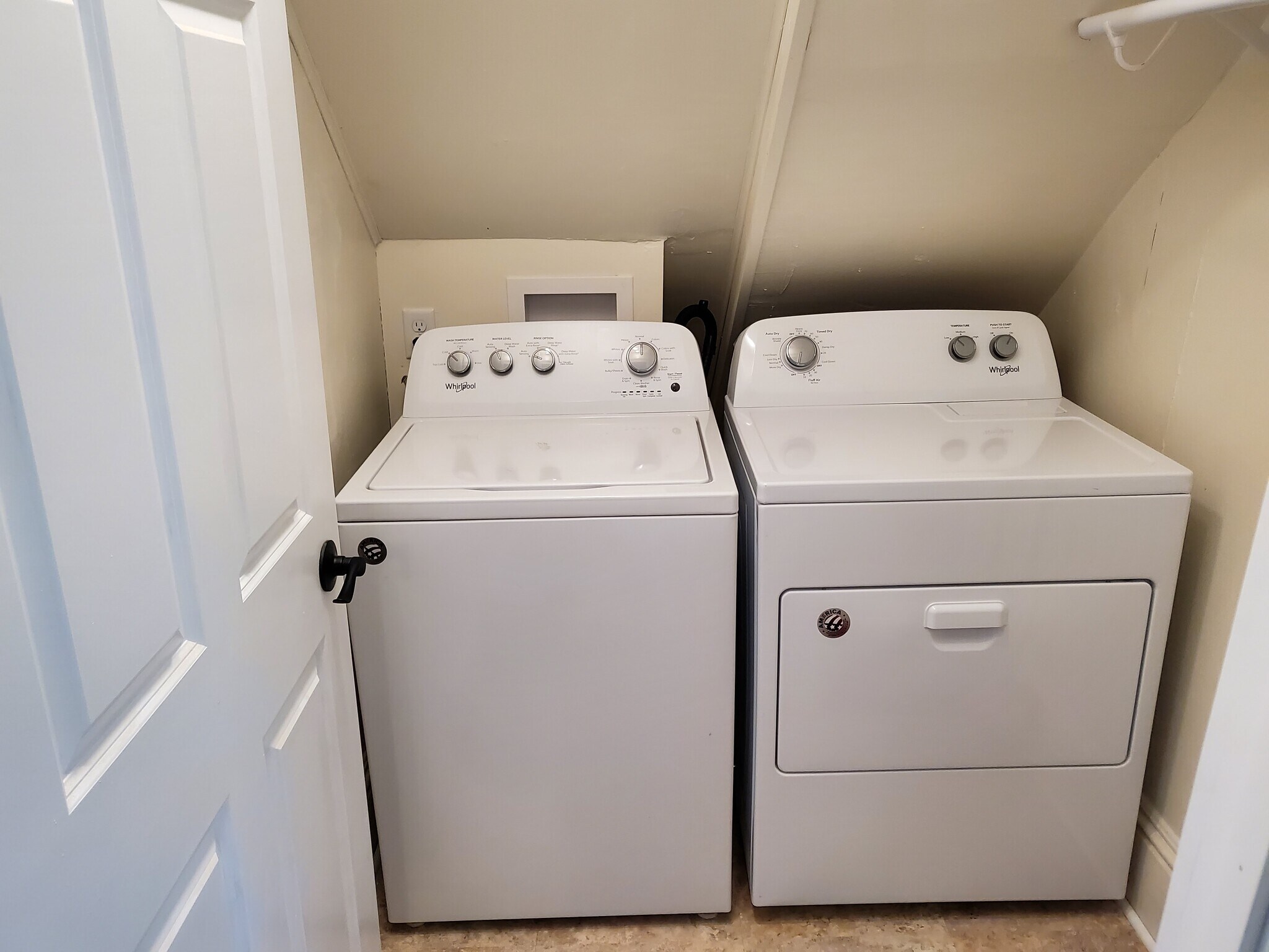 Laundry Room - 1614 Michigan Blvd