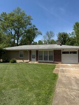 Building Photo - 42 Rolling Hills Dr