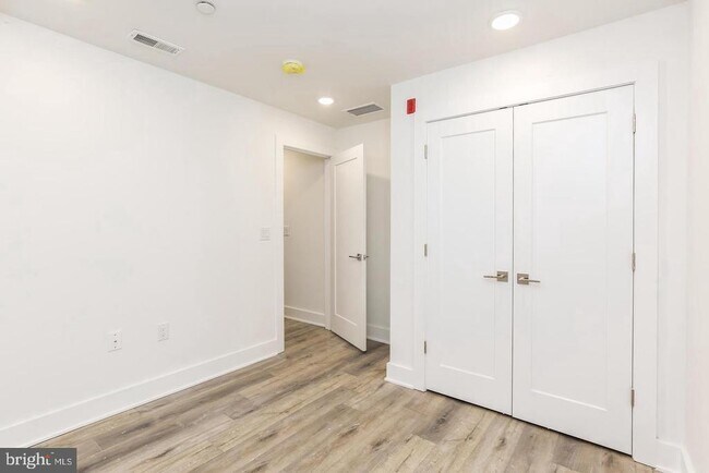Building Photo - 1433 Brown St