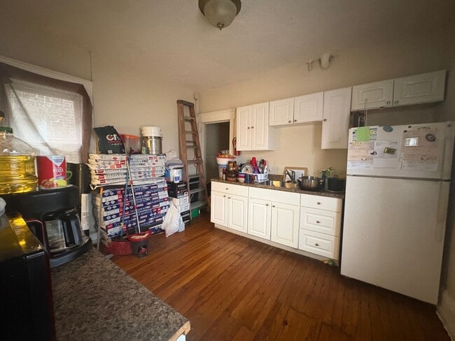 Building Photo - 2 Bedroom House in Asbury Park!