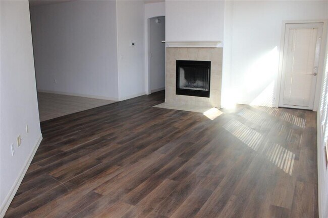 Building Photo - 112 Clearwater Ct