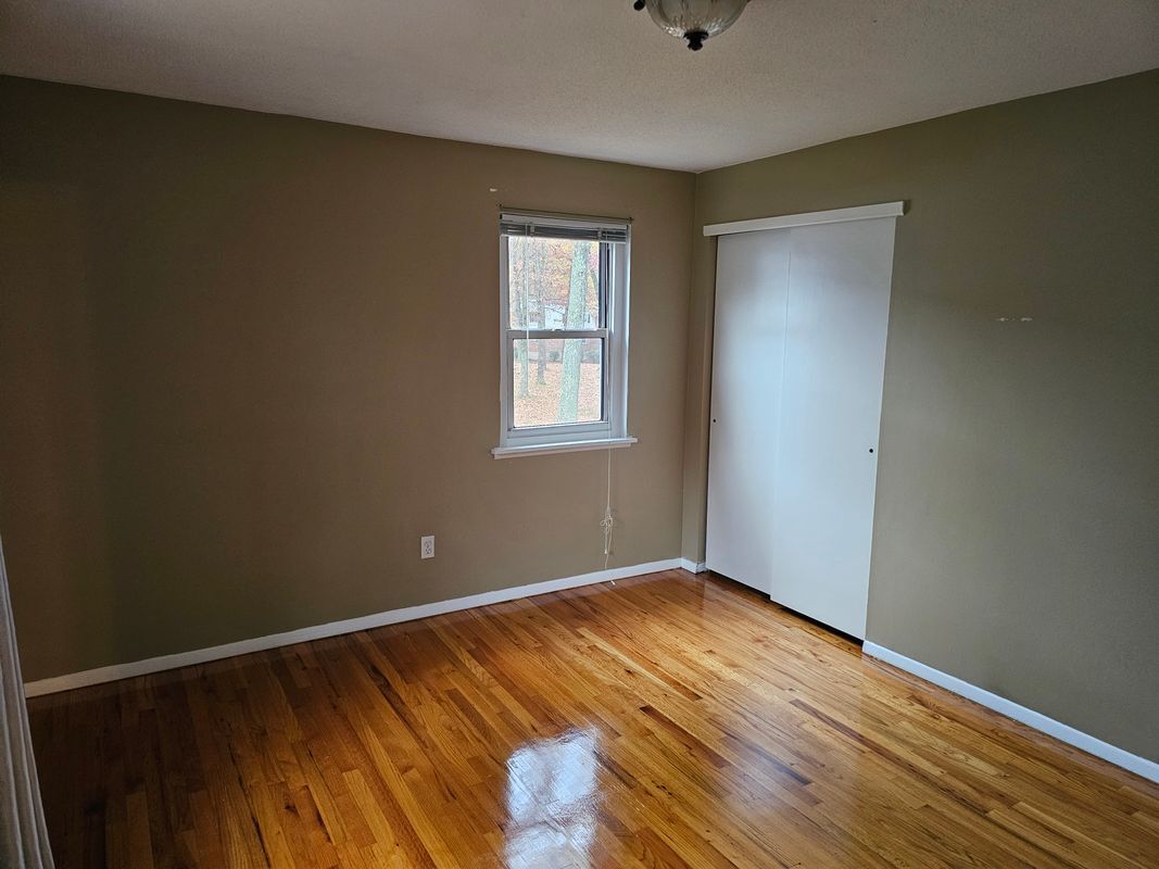 Building Photo - 474 Oak Ave