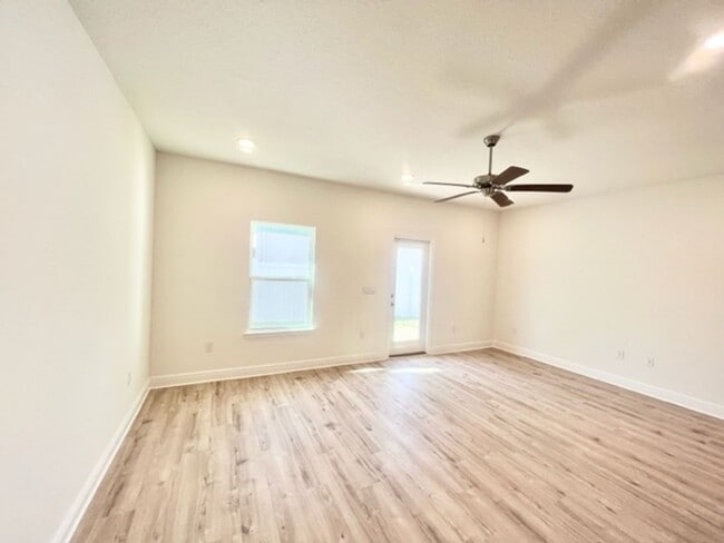 Building Photo - 22 Redbird Lp