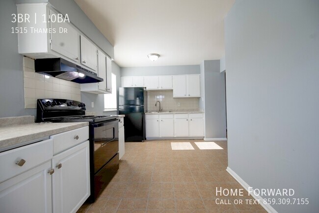 Building Photo - 1515 Thames Dr