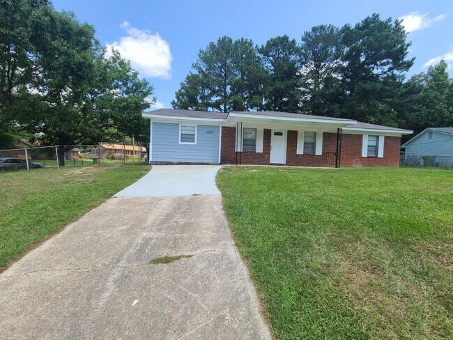 Building Photo - 4 Bedrooms 2.5 Baths, North Columbus