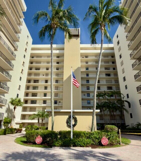 Building Photo - 10044 S Ocean Dr