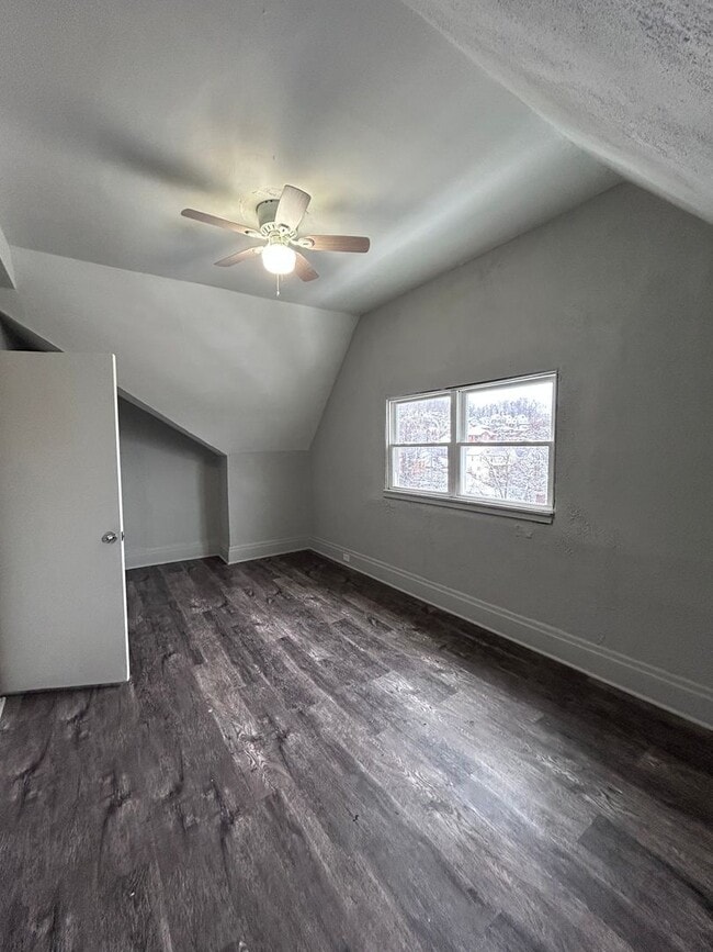 Building Photo - vin4033