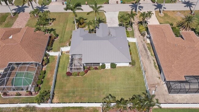 Building Photo - 5507 SW 14th Pl