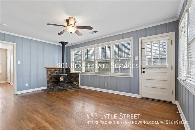 Building Photo - 453 Lytle St