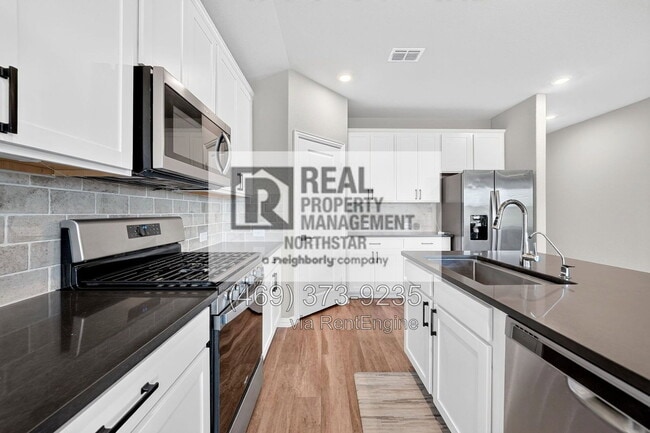 Building Photo - 2501 Real Quiet Dr