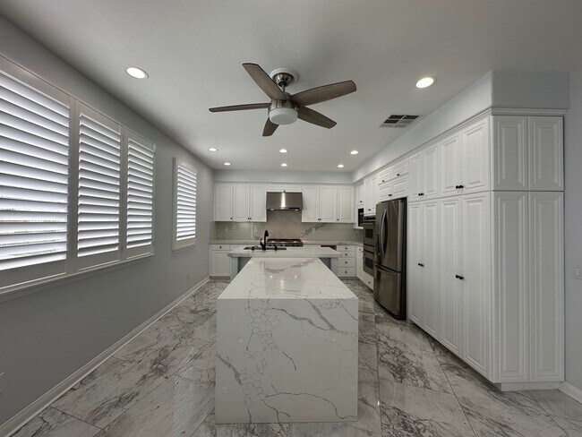 Building Photo - Exquisite Vina Del Mar home in Spanish Hills