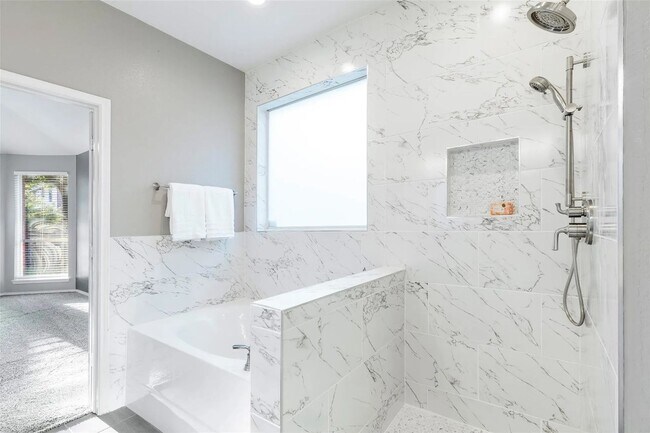 Building Photo - Gorgeous 4-bedroom home!