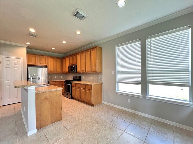 Building Photo - 22511 Parkvine Ln